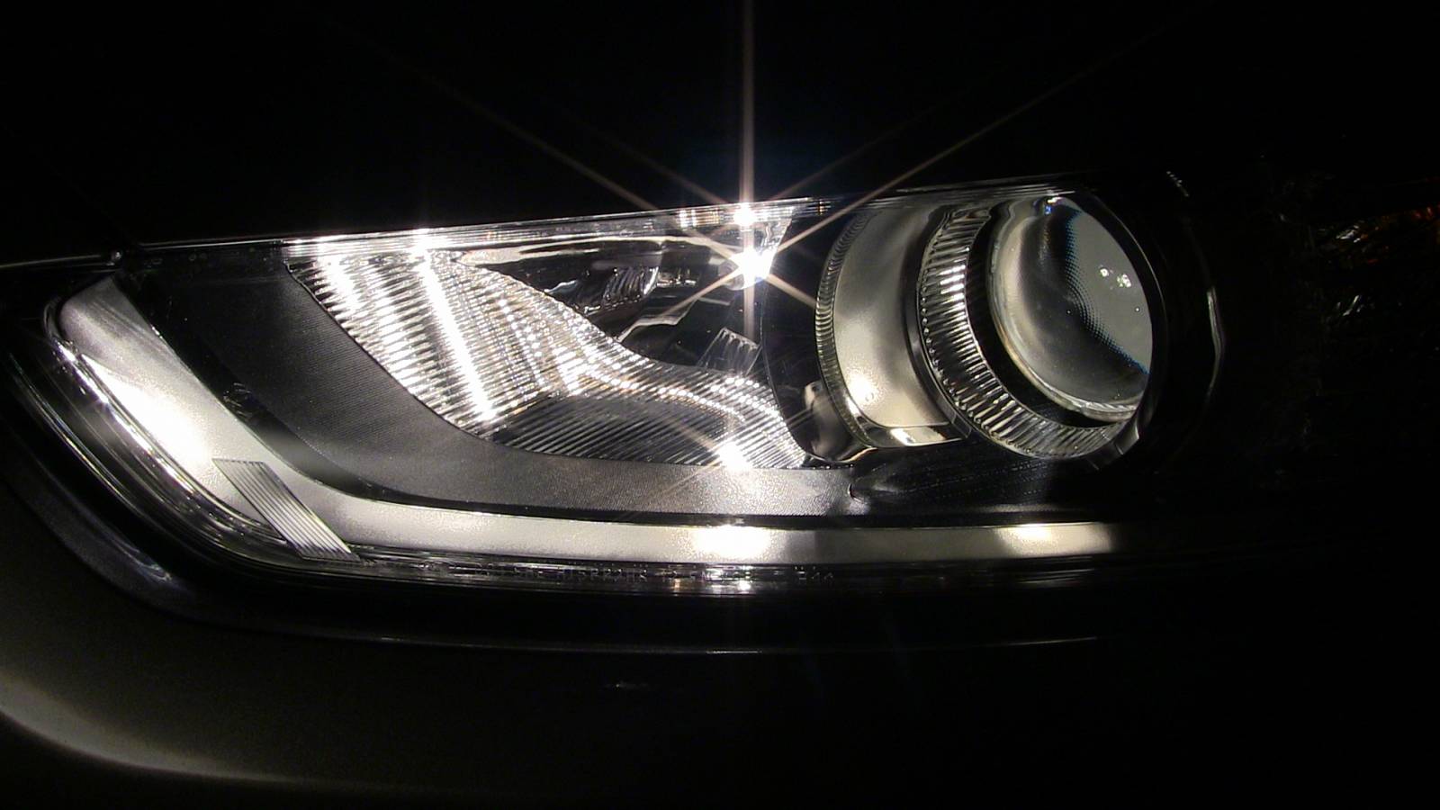 Ford Fusion Headlight