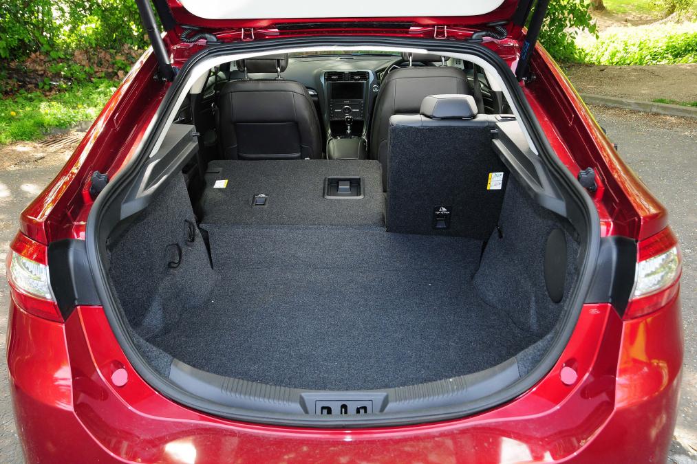 mondeo boot space